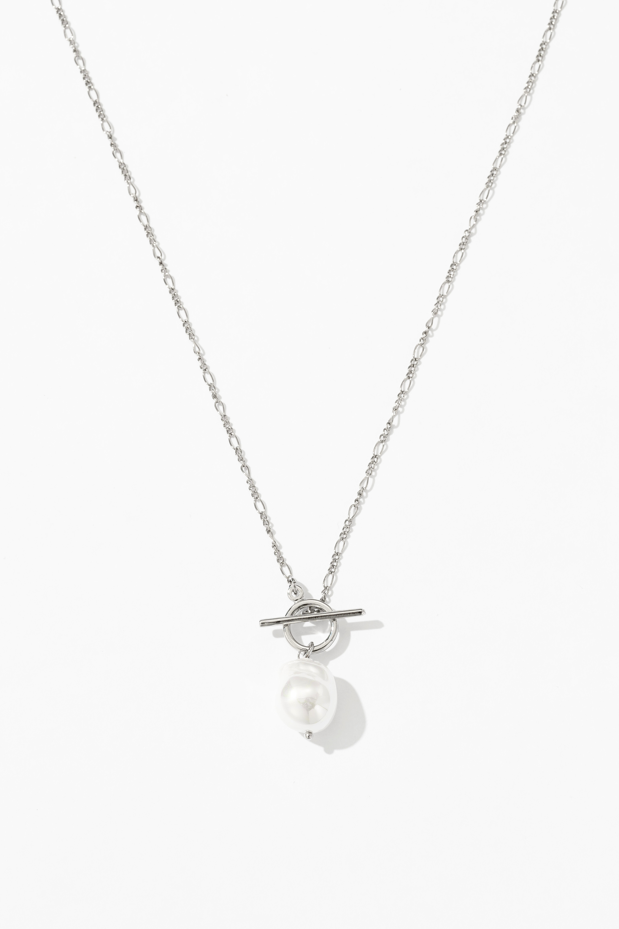 Elegant Gold Pearl Necklace