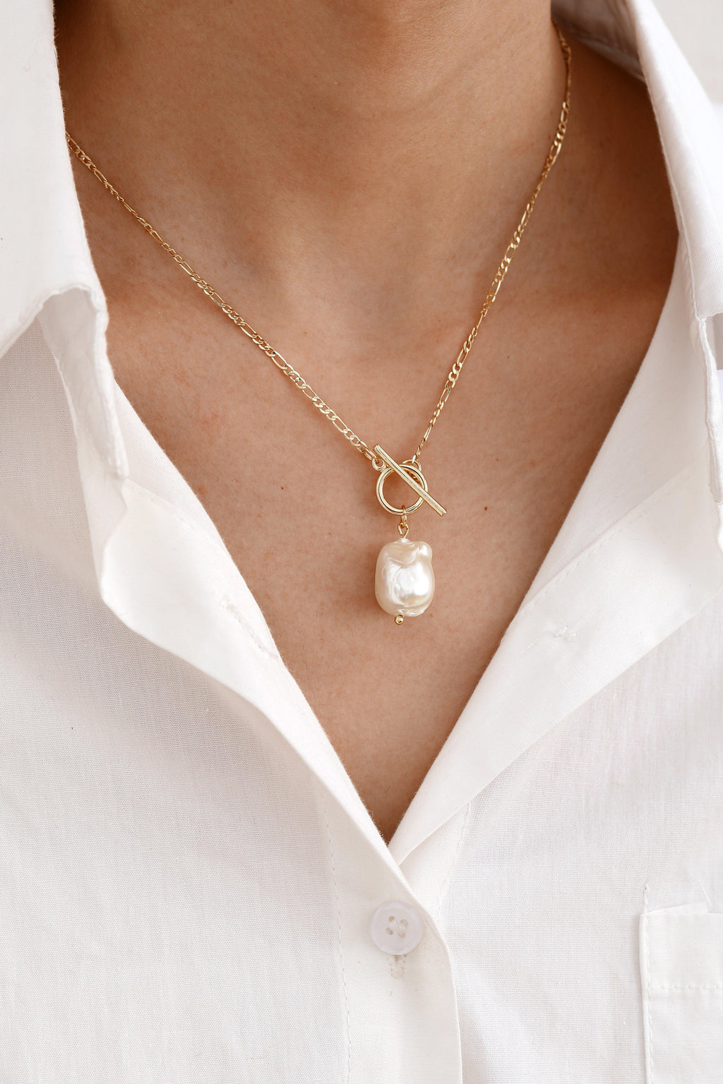 Elegant Gold Pearl Necklace