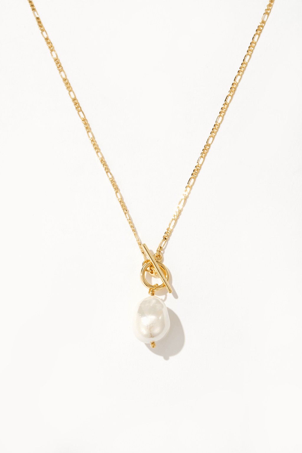 Elegant Gold Pearl Necklace