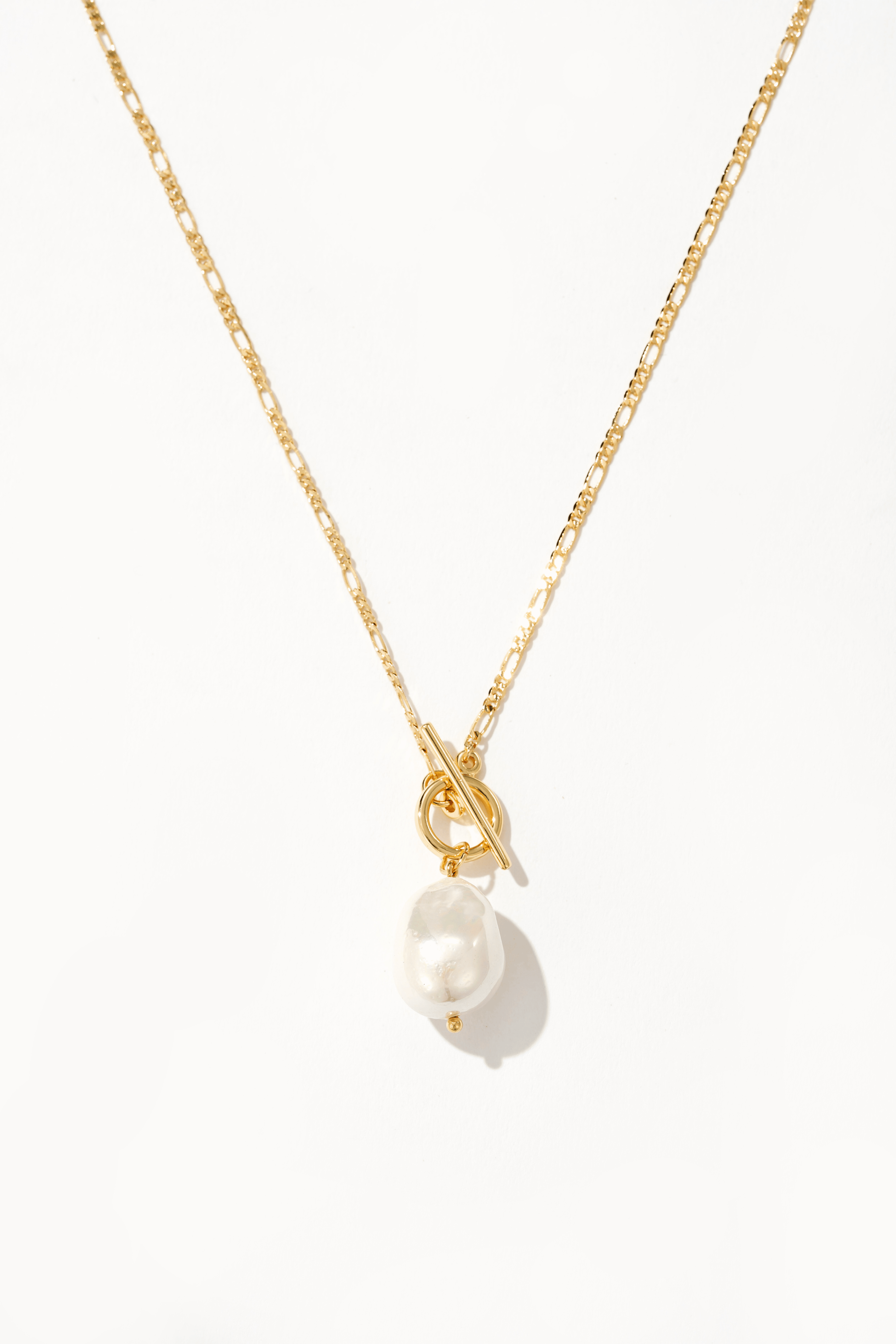 Elegant Gold Pearl Necklace