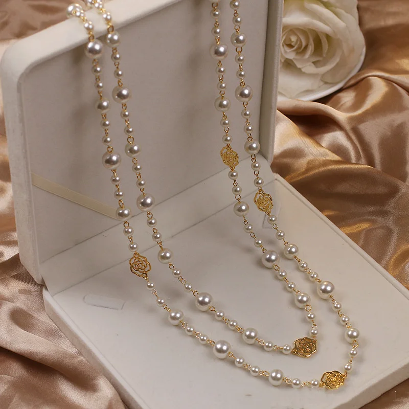 Timeless Gold & Pearl Pendant Necklace