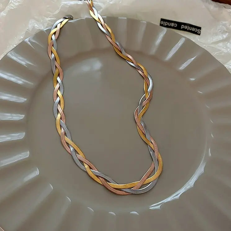 Chic Gold and Silver Elegance Necklace