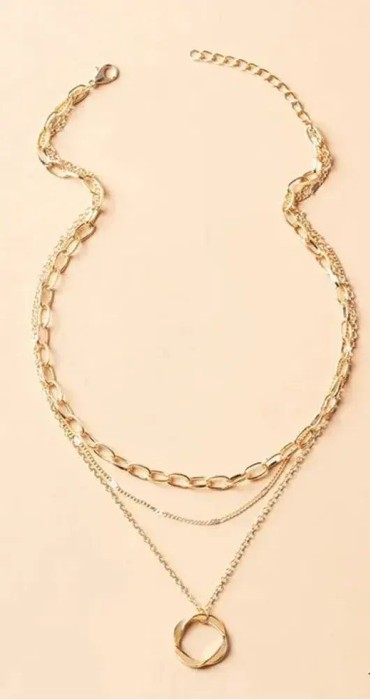 Classic Gold Layered Necklace with Pendant