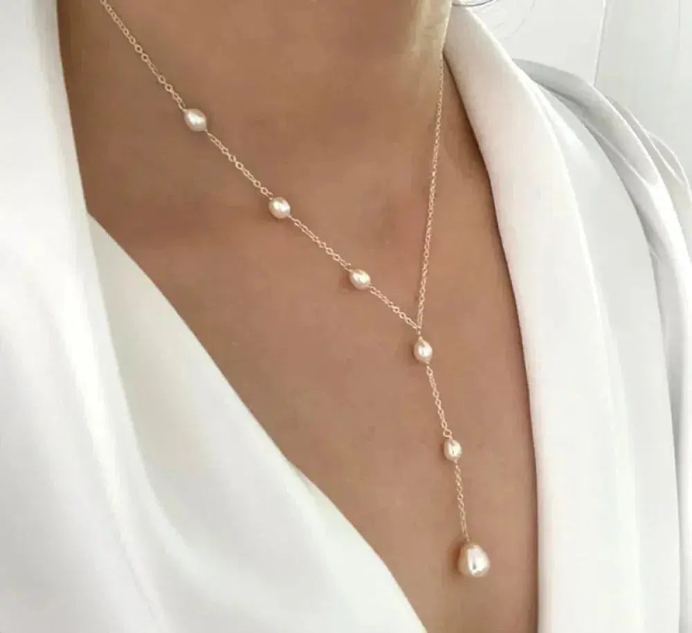 Elegant Vintage Pendant Pearl Necklace
